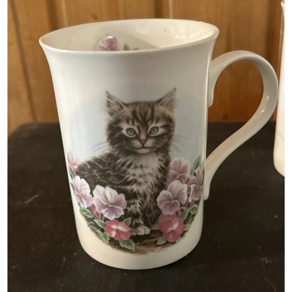 Vintage Crown Trent Kittens in the Garden Mugs Fine Bone China England Set of 3 - Picture 3 of 11